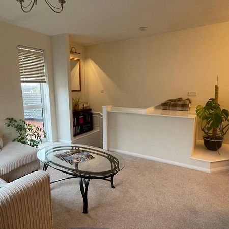 Entire Home With Private Entrance Earley Exterior foto
